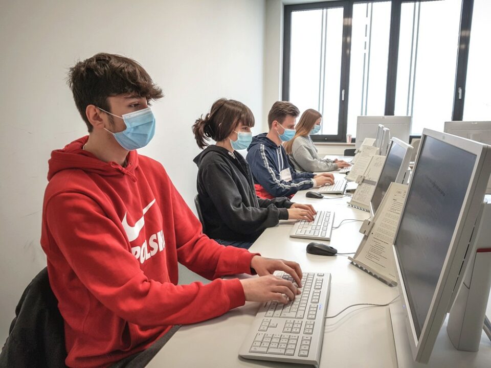 Unterricht an der CHS mit Mund-Nasen-Schutz